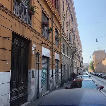 Elegant 3 Bedrooms Colosseum - San Giovanni Rome