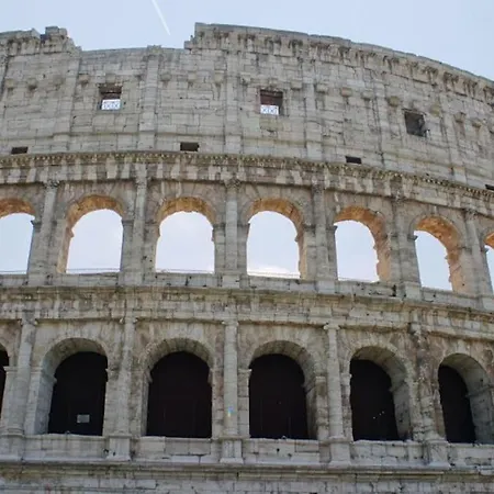 Elegant 3 Bedrooms Colosseum - San Giovanni Rome