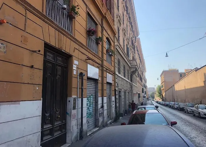 Elegant 3 Bedrooms Colosseum - San Giovanni Rome