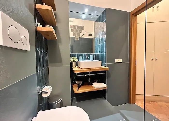 Elegant 3 Bedrooms Colosseum - San Giovanni * Rome