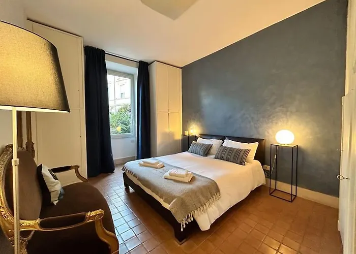 Elegant 3 Bedrooms Colosseum - San Giovanni Apartment Rome