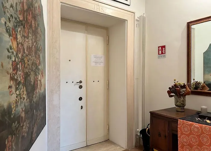 Elegant 3 Bedrooms Colosseum - San Giovanni Apartment